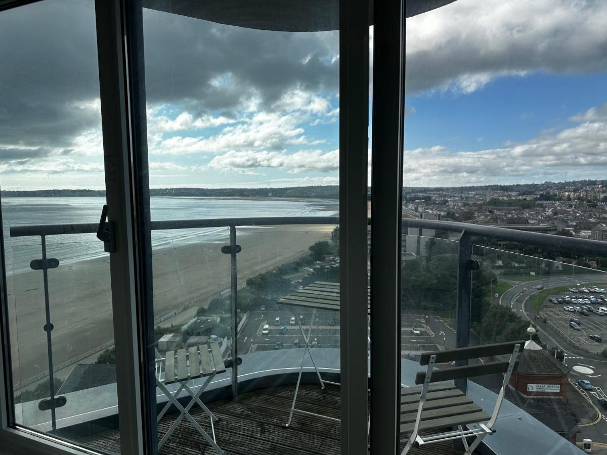 Stunning Ocean & City View Apt Свонсі Екстер'єр фото