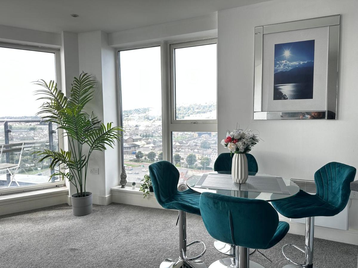 Stunning Ocean & City View Apt Свонсі Екстер'єр фото