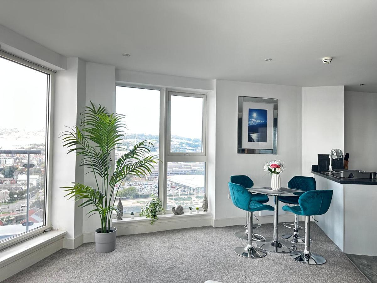 Stunning Ocean & City View Apt Свонсі Екстер'єр фото